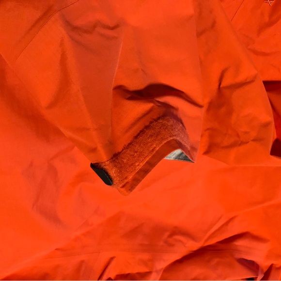 Arc'teryx Women's Gortex Jacket - Bright Orange - Picture 7 of 9